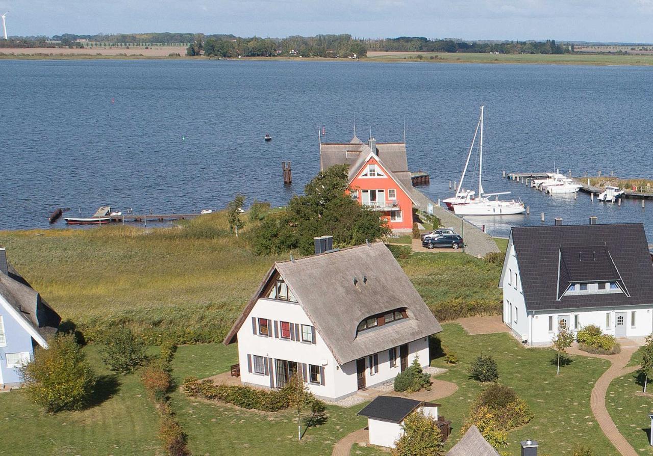 Ferienhaus Boddenblick Und Kranich Vieregge Exteriör bild